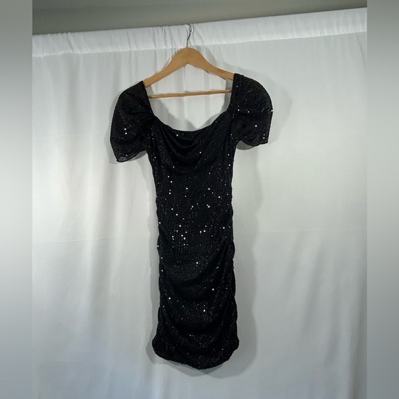 Hello Molly Size 4 Black Sequins Dress Scoop Neck Cinched Sexy Lined Mini - Picture 2 of 16